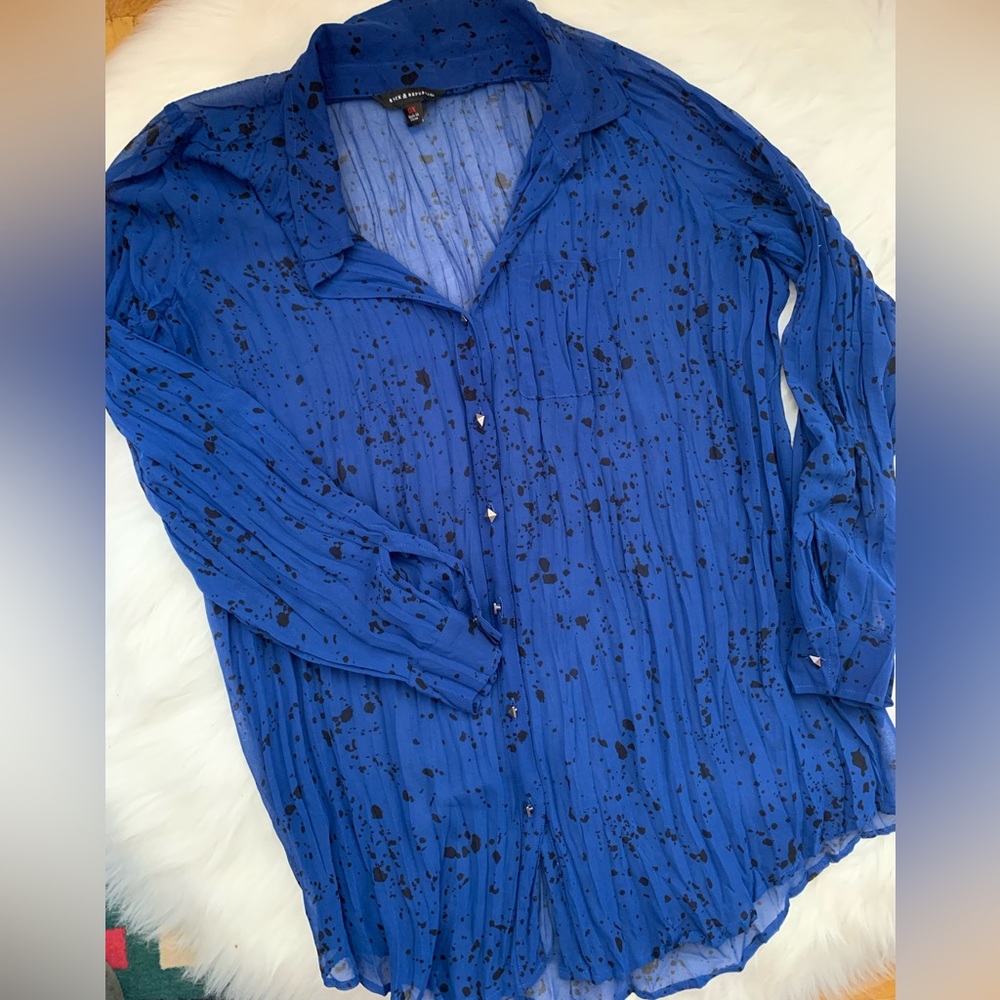 Rock & Republic Blue Crinkle Spatter pattern Chiffon Shirt Size 0X / XXL